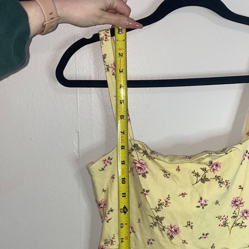 🎱The perfect yellow flower dress! - Picture 7 of 9